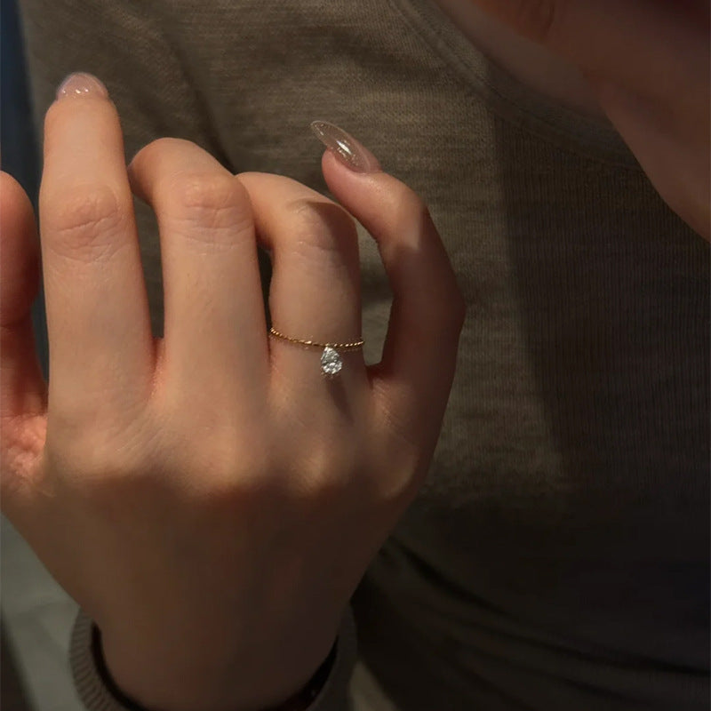 E廠【DQ8154R】S925純銀簡約高級感水滴鋯石戒指女ins時尚氣質抽拉調整戒指
 25.10-3