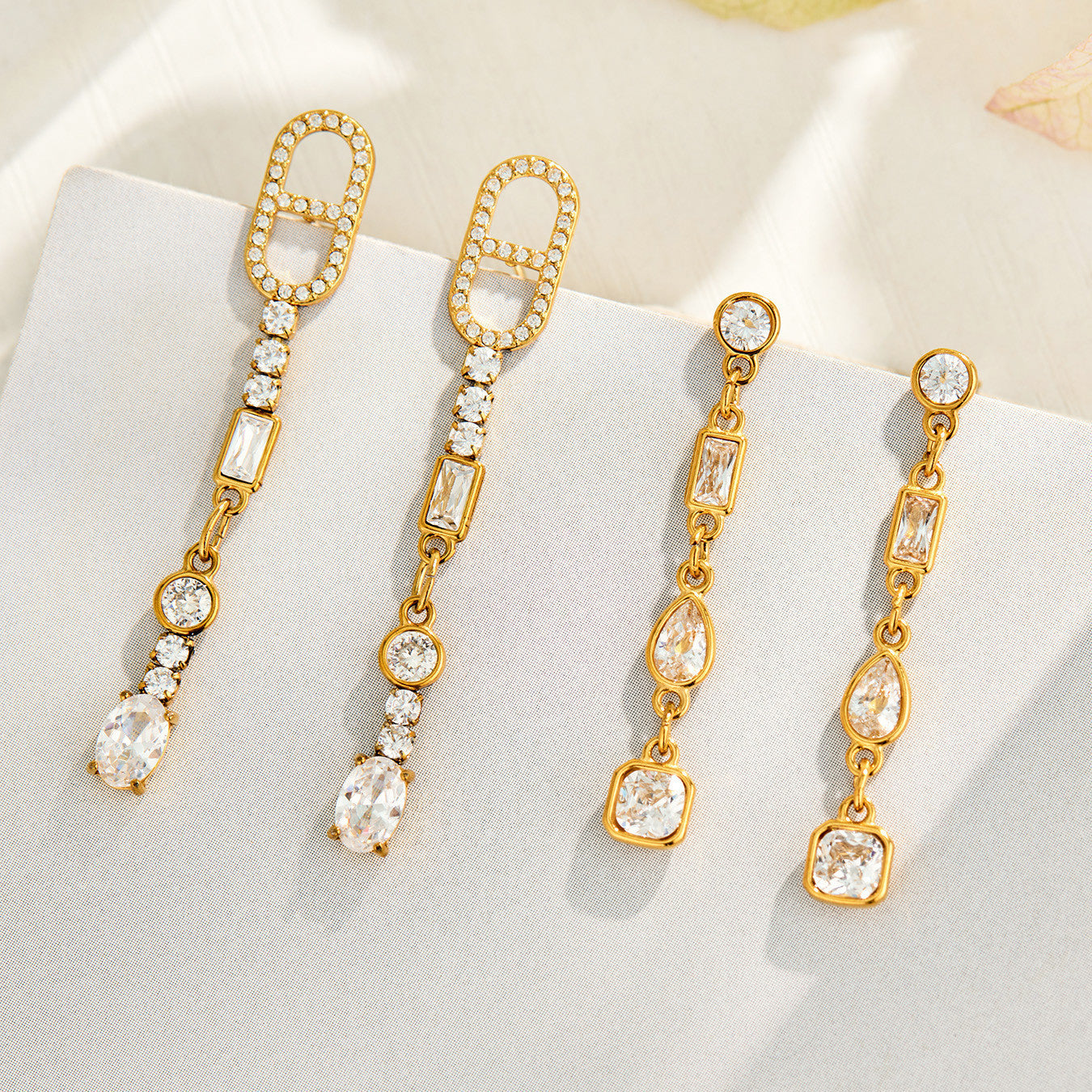 B廠【F1474】歐美個性輕奢百搭鈦鋼鍍金鋯石長款吊墜耳環小眾飾品高級感女耳環
 26.08-3