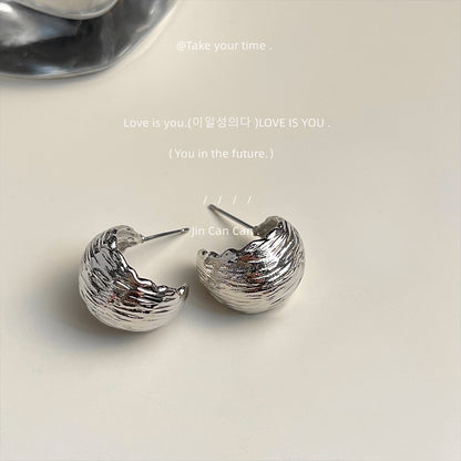 A廠【3275】高級感冷淡風鍍14K金屬感C型耳環弧形半彎耳環設計感耳飾飾品 25.06-3