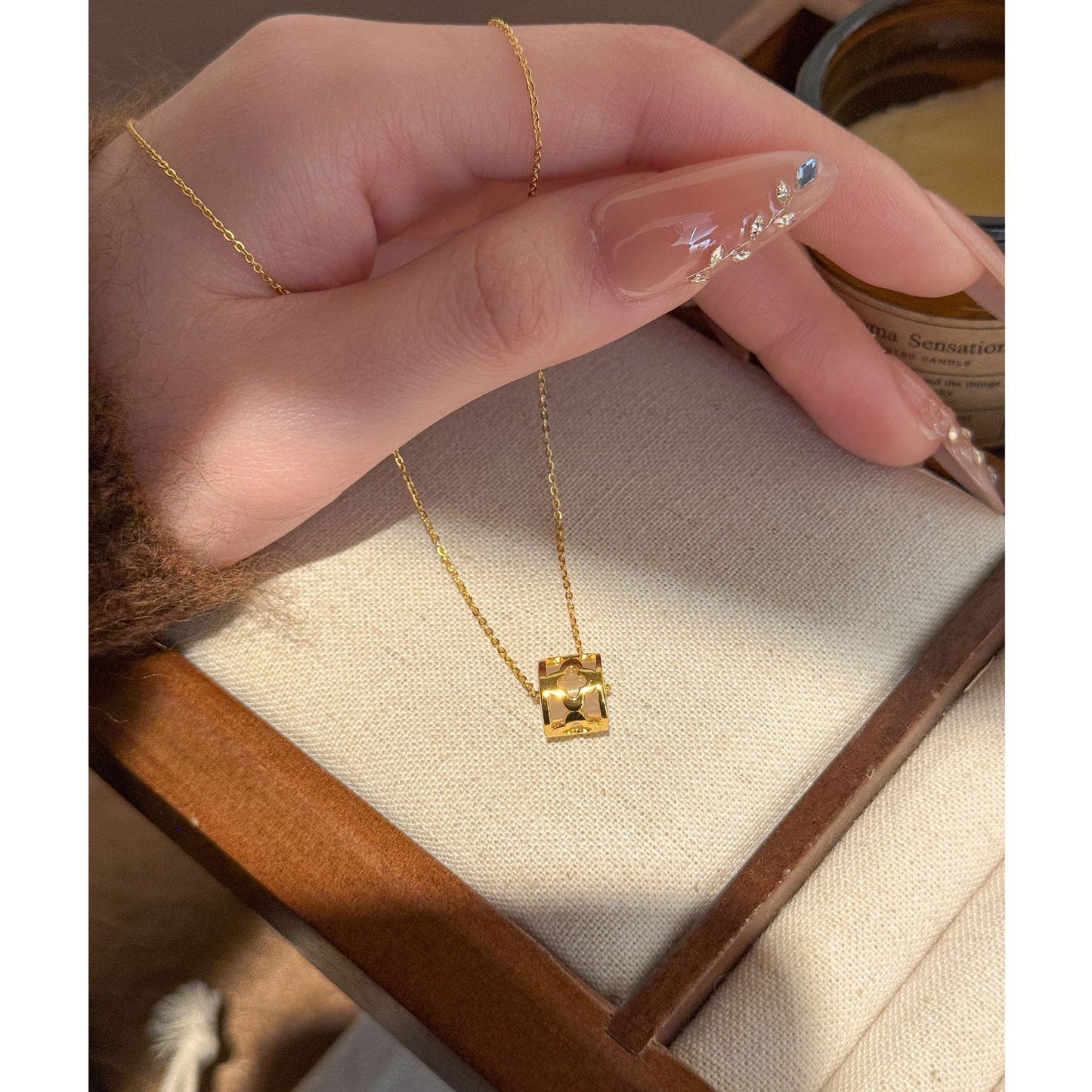 E廠【XDQ0121N】925純銀四葉草路通項鍊女輕奢高級感小蠻腰玉髓鎖骨鏈首飾
 26.03-1