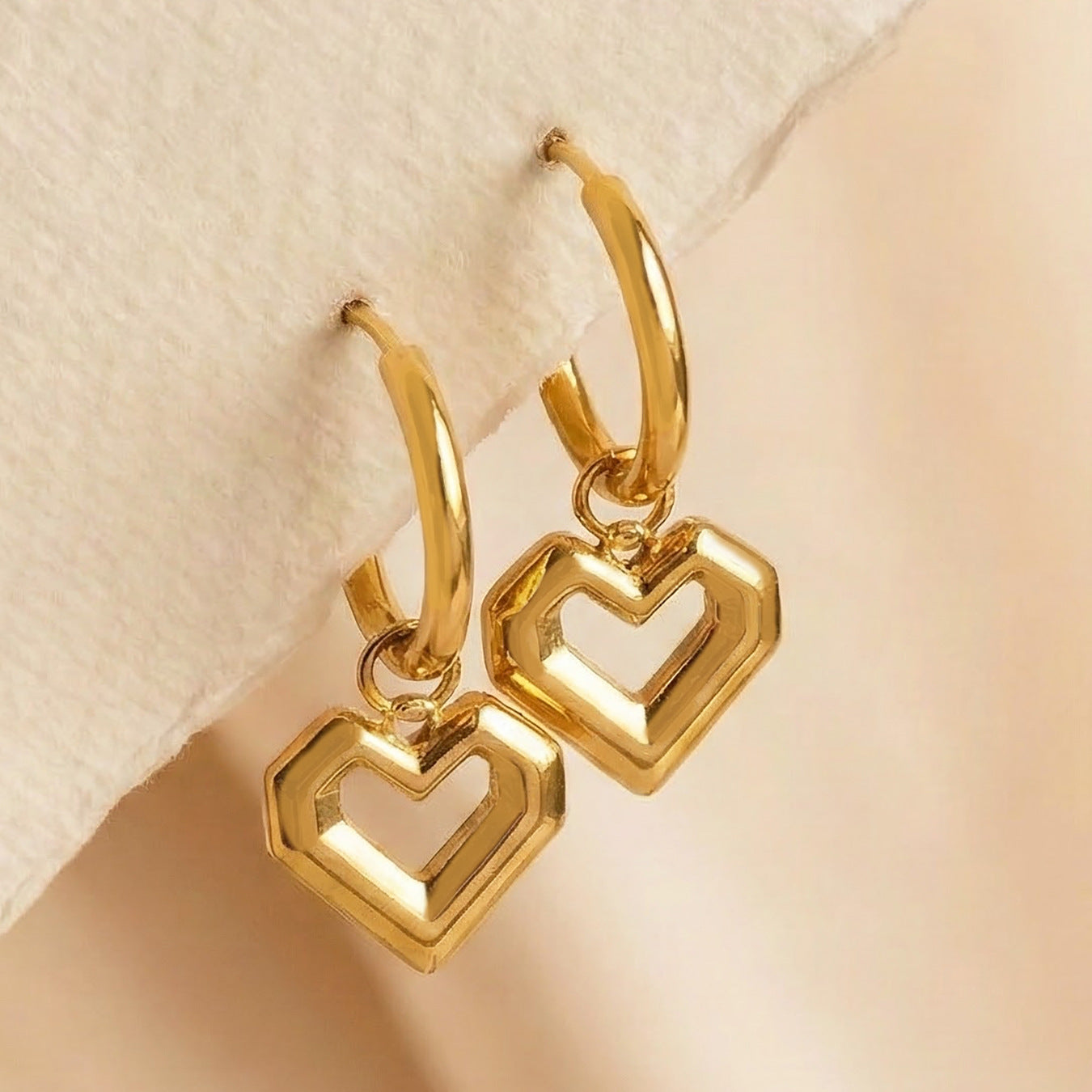 B廠【F088】歐美高級感簡約愛心吊墜耳環不鏽鋼材質鍍18k真金ins小眾設計耳環
 26.01-2