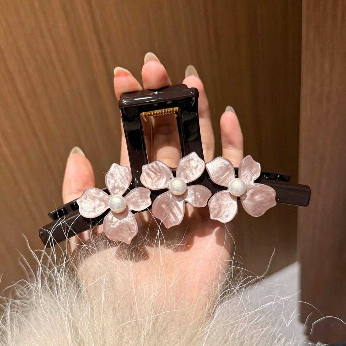 C廠【X746】氣質粉紅色花朵頭髮抓夾女高級感大號鯊魚夾2026新款髮夾髮量大髮飾
 26.08-4「C廠-單筆結帳需滿，NT$500出貨(不含運費)」