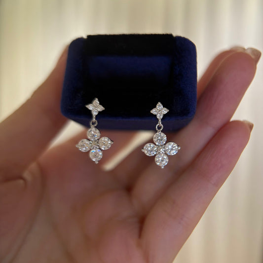 F廠【DQ10636E】S925純銀輕奢精緻四葉草閃鑽耳環女復古經典花朵流蘇百搭耳飾
 25.10-4