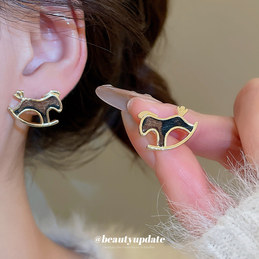 A廠【HE29260】925銀針本命年小馬豹紋耳環復古輕奢高級感氣質耳環日常通勤新款耳環
 25.11-2