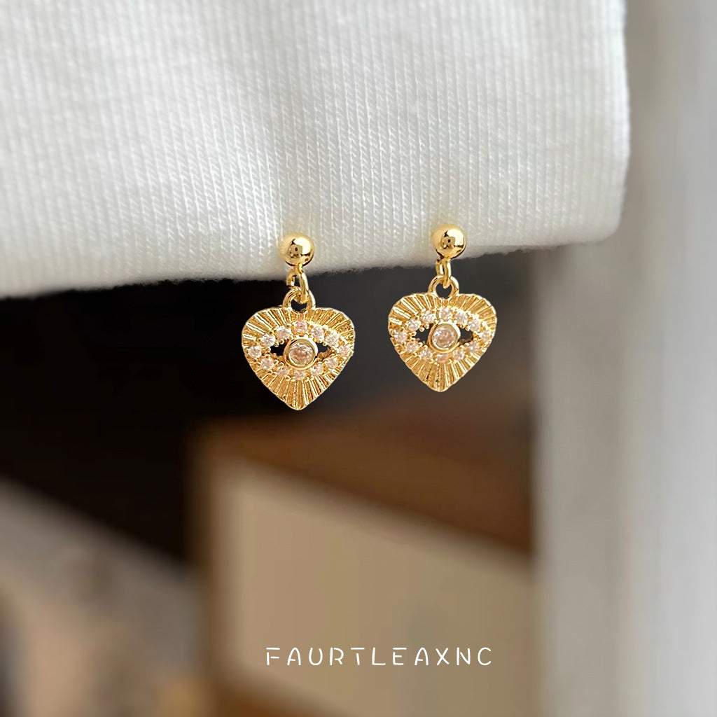 C廠【7082】實物很小迷你簡約小巧微鑲鋯石眼睛愛心時尚通勤飾品
 25.11-2