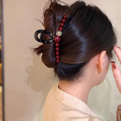 C廠【Y1067】高級感紅色珠珠抓夾新春款鑲鑽鯊魚夾女後腦勺髮量多全盤髮夾頭飾
 26.01-2「C廠-單筆結帳需滿，NT$500出貨(不含運費)」
