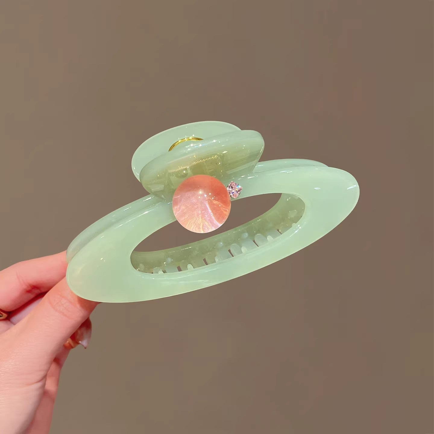 C廠【X5】高品質透綠鏤空橢圓抓夾冰透圓珠盤髮夾新款氣質後腦勺鯊魚夾髮飾
 26.03-2