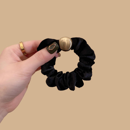 C廠【Y989】復古高級感絲絨小腸髮圈女2025新款秋冬紮頭髮繩氣質百搭馬尾頭繩
 25.12-4「C廠-單筆結帳需滿，NT$500出貨(不含運費)」