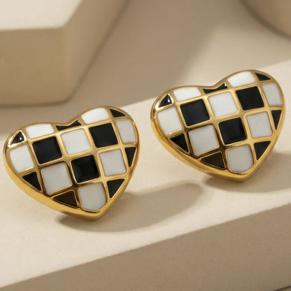 B廠【F034】INS簡約設計琺瑯彩釉棋盤格桃心耳環歐美時尚百搭耳環不銹鋼材質
 26.02-1