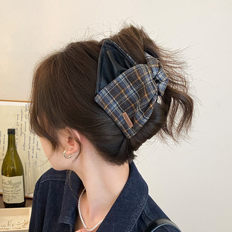 C廠【P82】格紋三角抓夾女高級感2025新款高階後腦勺盤發大號鯊魚夾髮卡頭飾
 25.12-2「C廠-單筆結帳需滿，NT$500出貨(不含運費)」