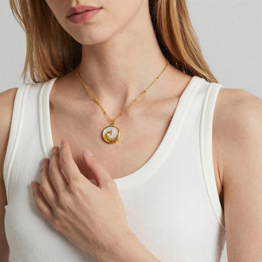 B廠【P035】歐美跨境浮雕鳳凰內鑲嵌白海貝吊墜鎖骨項鍊不鏽鋼鍍18k真金飾品
 26.02-1