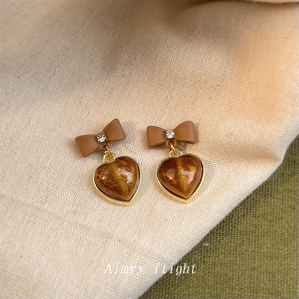 C廠【7018】秋冬熱賣美拉德風咖色大地色蝴蝶結愛心銀針耳環新款耳飾
 25.11-1