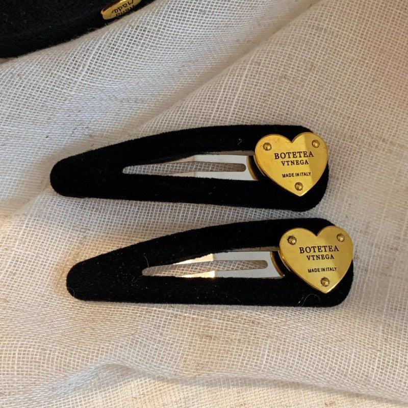 C廠【Y934】絲絨金標愛心氣質高級掰夾前額碎髮瀏海鴨嘴夾子百搭側邊夾髮飾
 25.12-3「C廠-單筆結帳需滿，NT$500出貨(不含運費)」