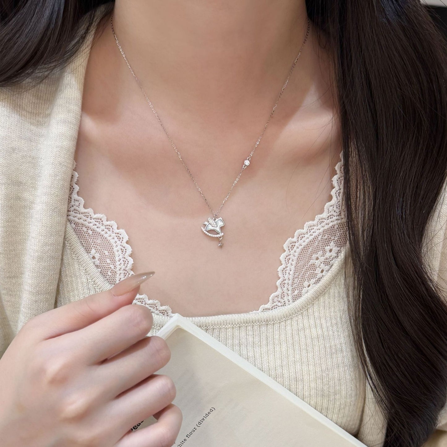 E廠【XDQ0230N】925純銀天使木馬項鍊女小眾設計百搭2026年本命年鎖骨鏈
 25.12-2