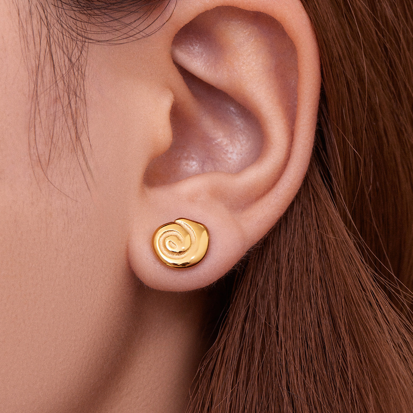 B廠【F709】跨境小眾設計小海螺絲不鏽鋼鍍18k真金可愛趣味耳飾
 25.11-1
