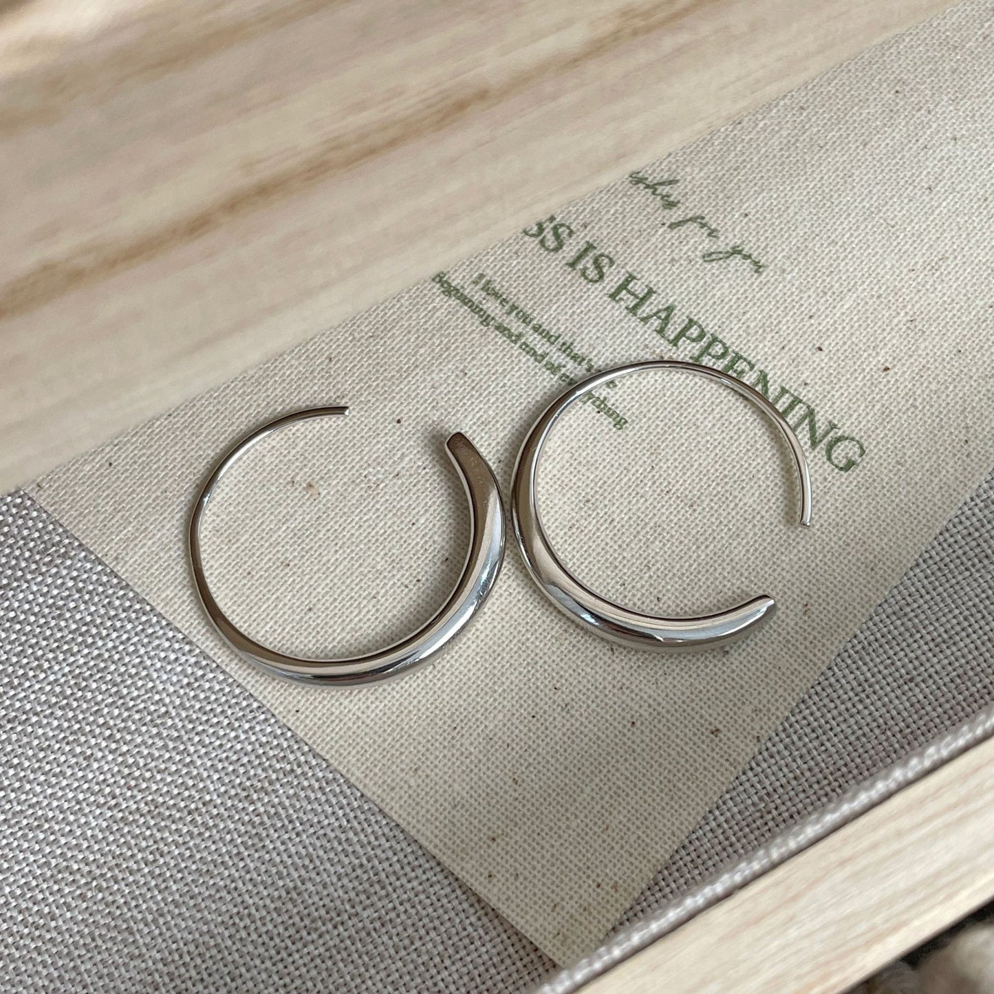 F廠【DQ10429E】通體S925純銀韓版素圈耳環女個性線耳圈C形實心百搭耳飾潮
 25.09-1