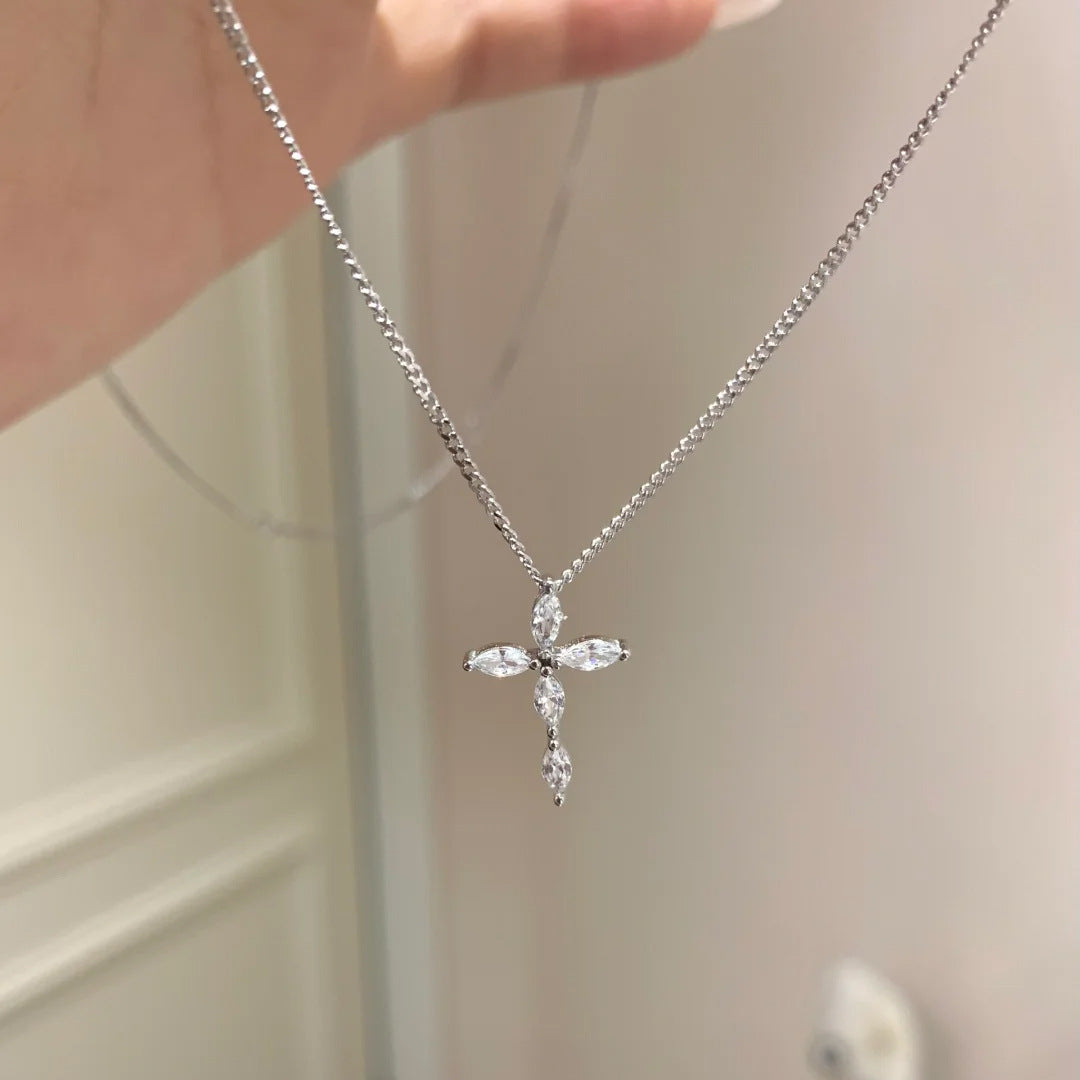 E廠【XDQ0337N】S925純銀日韓精緻菱形鋯石十字架項鍊女復古精緻ins鎖骨鏈潮
 26.01-1