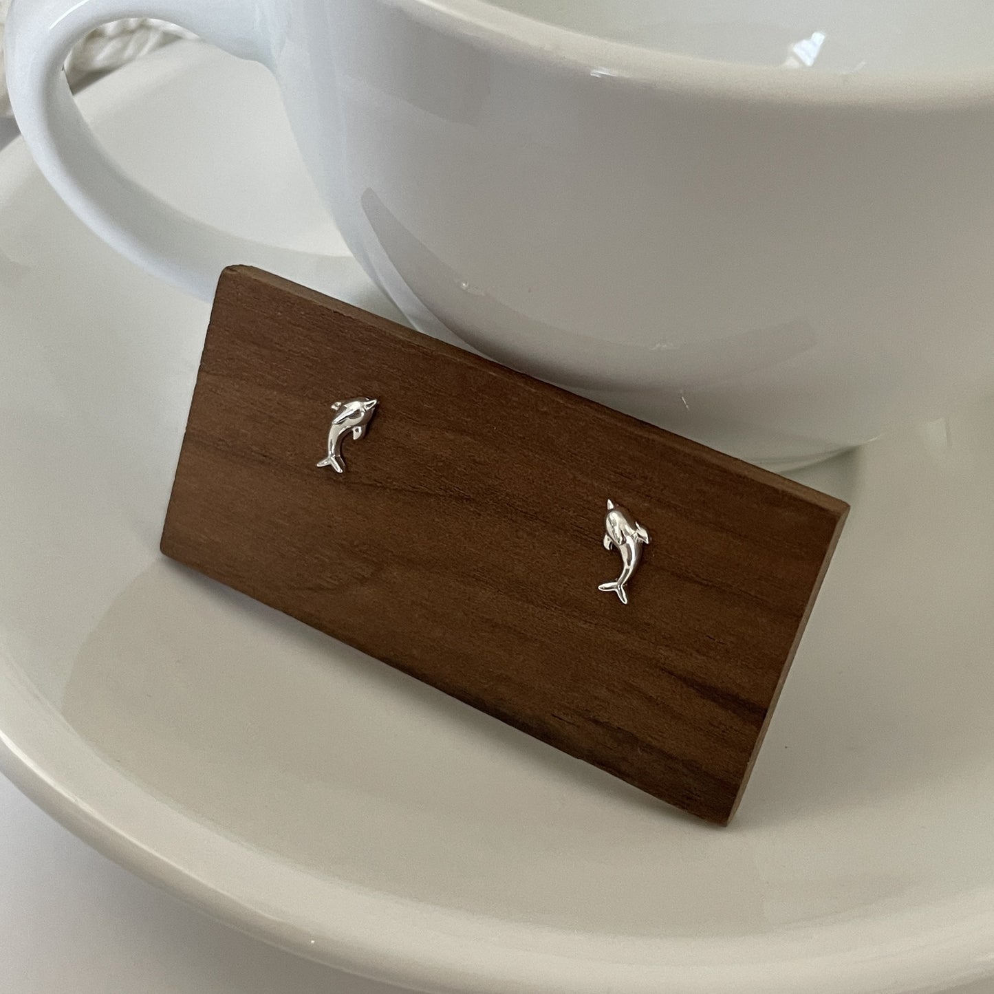 E廠【DQ11016E】S925純銀迷你不對稱海豚耳環女小清新簡約高級感百搭耳飾
 25.10-3