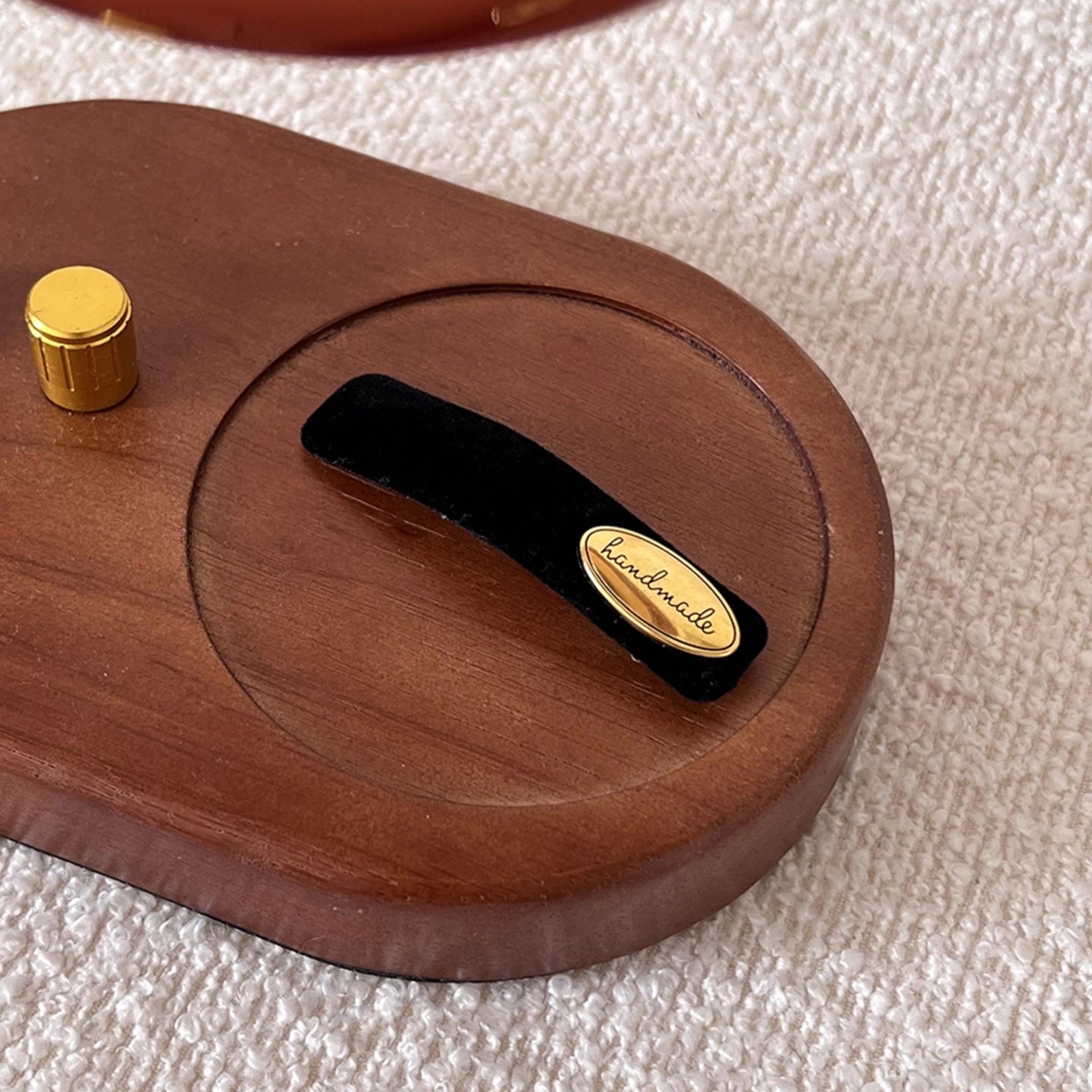 C廠【Y935】法式復古金標絲絨髮夾一字夾高級感側邊夾瀏海夾簡約氣質髮卡髮飾
 25.12-3「C廠-單筆結帳需滿，NT$500出貨(不含運費)」