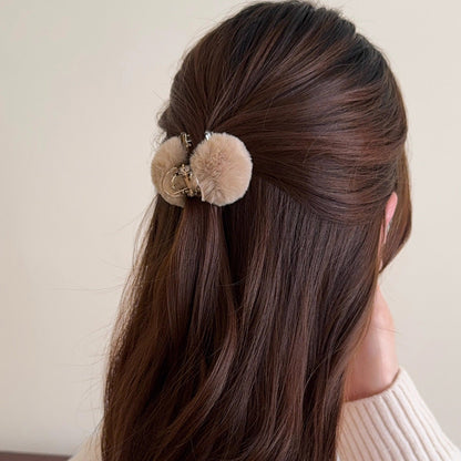 C廠【P107】可愛毛絨球球髮夾女2025新款秋冬甜美公主頭小號抓夾氣質髮卡頭飾
 26.01-1「C廠-單筆結帳需滿，NT$500出貨(不含運費)」