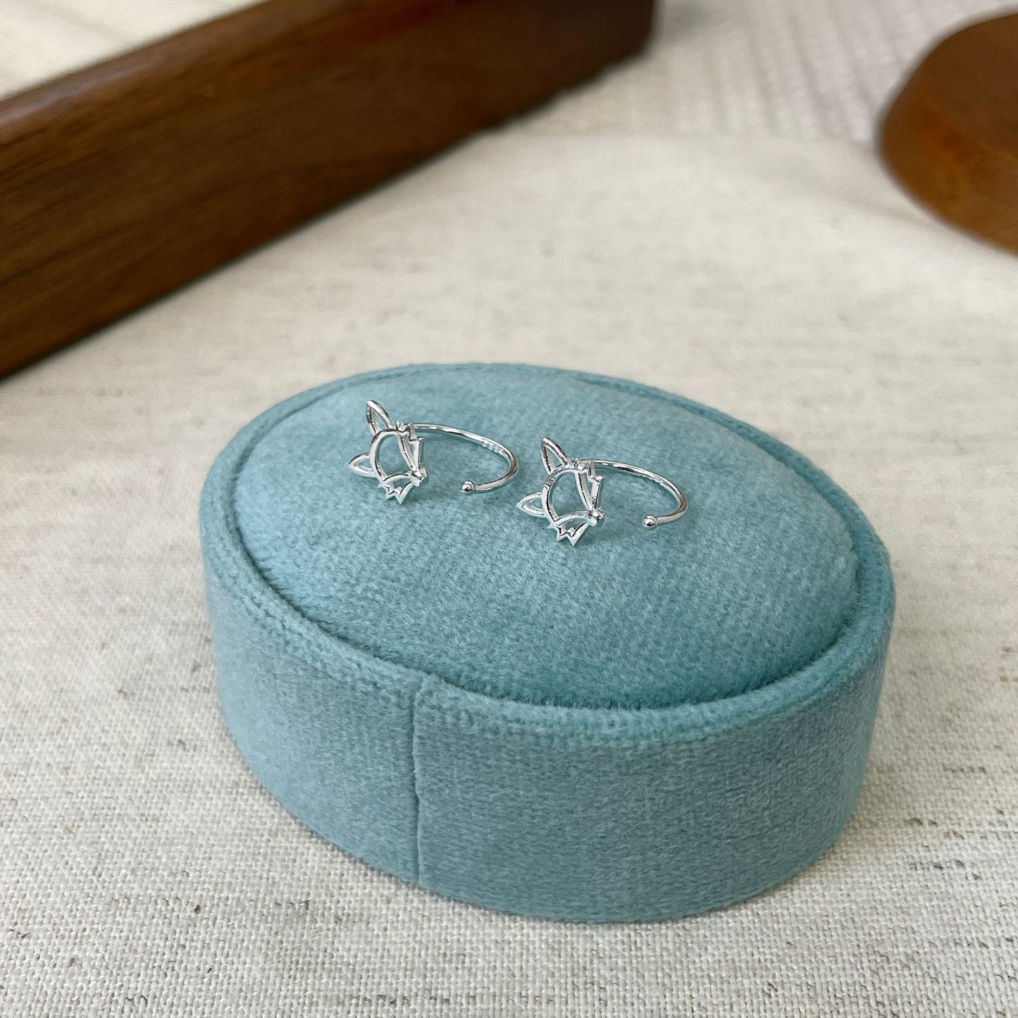 F廠【XDQ10925E】小眾設計S999純銀鏤空狐狸耳鉤女簡約氣質彎鉤耳環個性耳飾品
 25.11-2