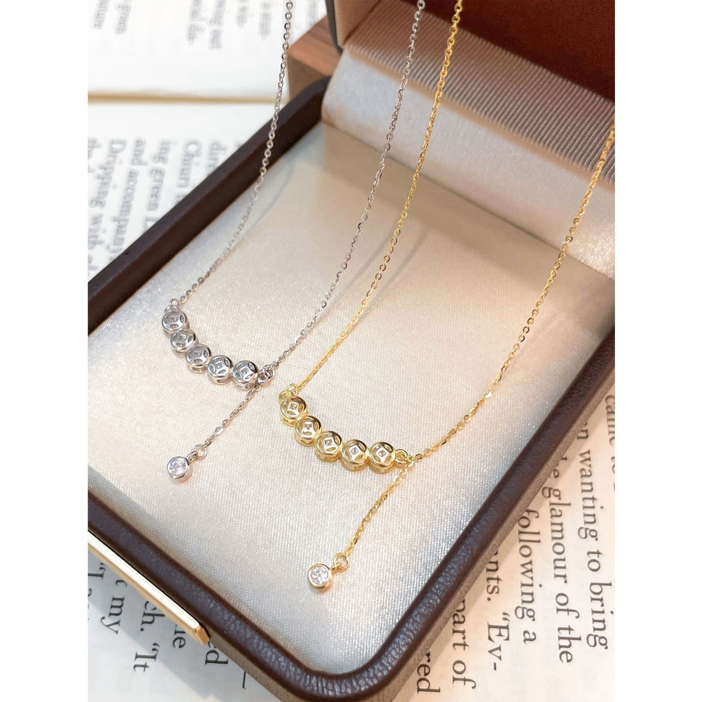 E廠【XDQ1171N】S925純銀銅錢排鑽項鍊女輕奢小眾錢幣鋯石弧形流蘇鎖骨鏈
 25.12-4