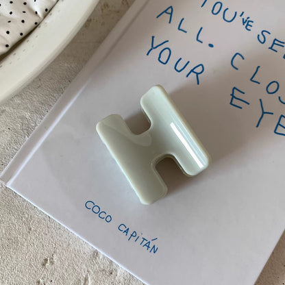 C廠【X131】小號高馬尾H字母抓夾2026高級感髮抓後腦勺半紮髮鯊魚夾髮卡髮飾
 26.04-3