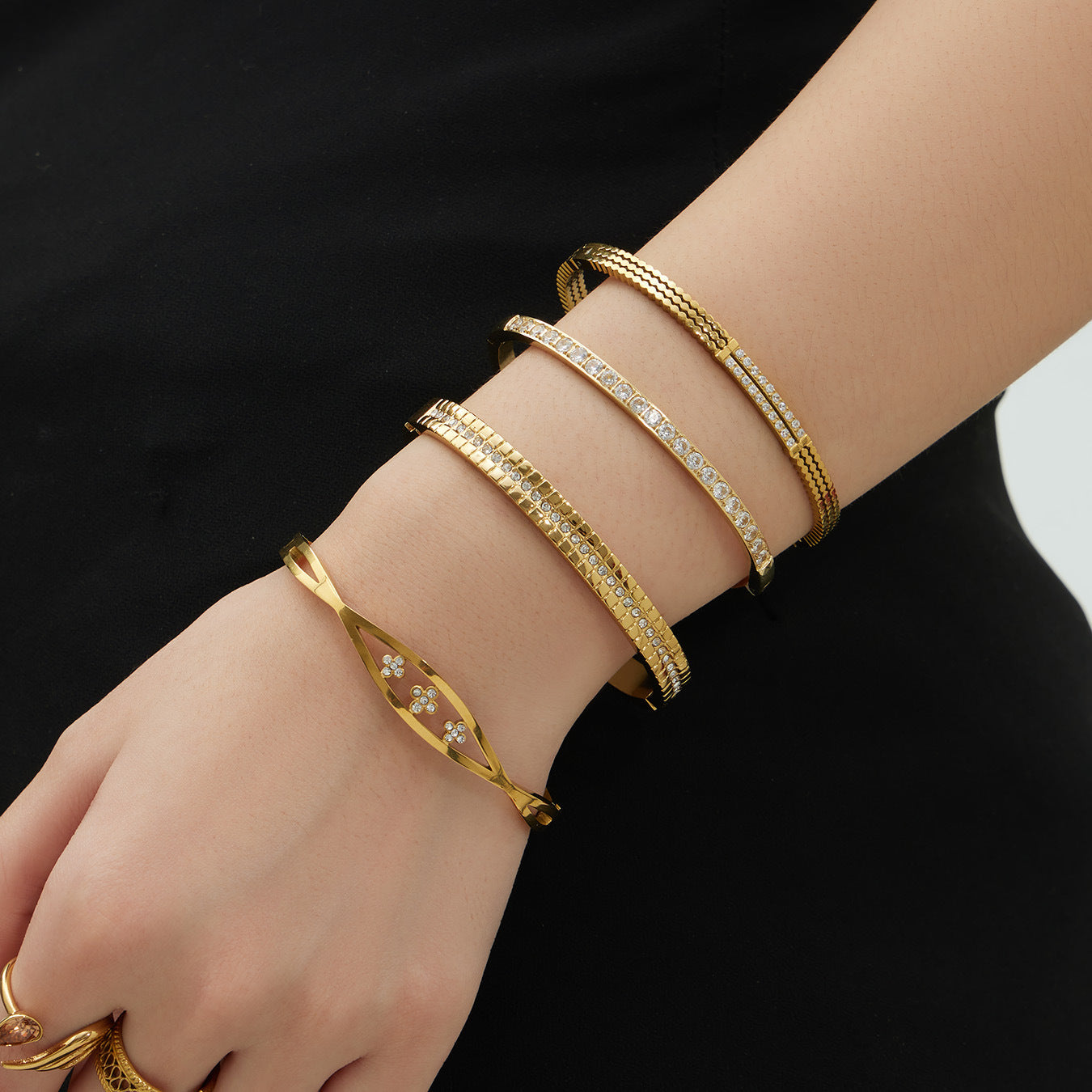 B廠【Z512】不鏽鋼單排鑽鋯石卡扣手鐲組合歐美時尚潮酷手飾鍍18k金不掉色
 25.12-2