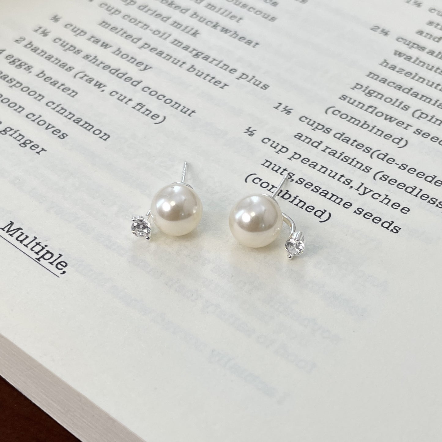 E廠【XDQ10944E】韓版小眾設計仿珍珠鋯石耳環女S925純銀氣質百搭通勤耳飾ins
 25.11-4