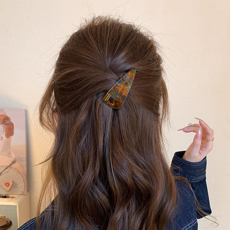 C廠【P111】醋酸藍棕三角髮梳髮夾女側邊碎髮瀏海夾高顱頂倒插梳新款百搭髮飾
 26.04-3