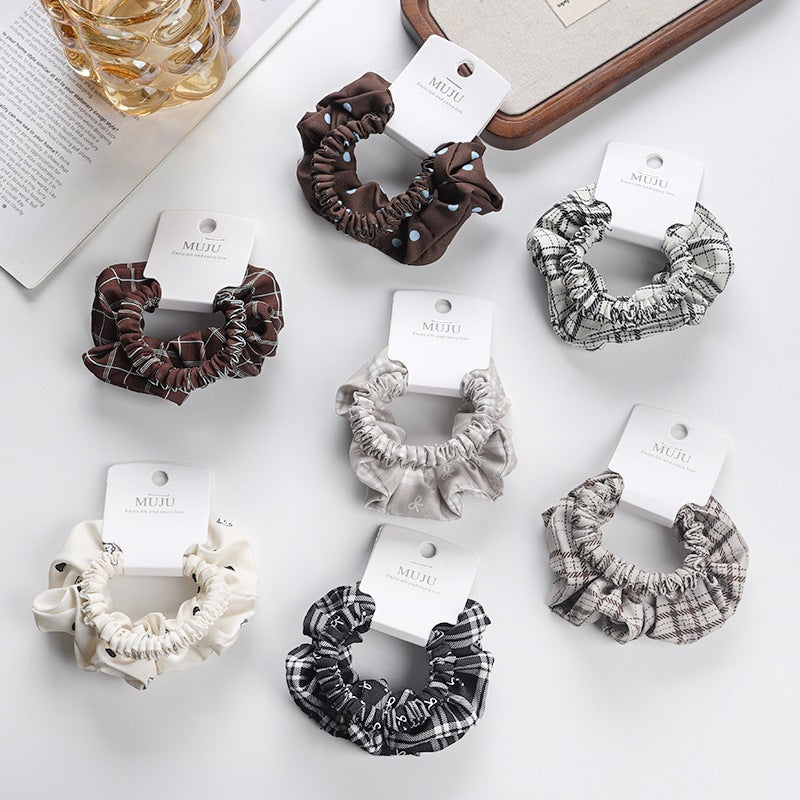 D廠【B492】時尚格紋大腸圈髮繩2條卡裝高級感布藝頭繩髮飾寬皮筋高馬尾髮圈
 25.11-1「D廠-單筆結帳需滿，NT$600出貨(不含運費)」