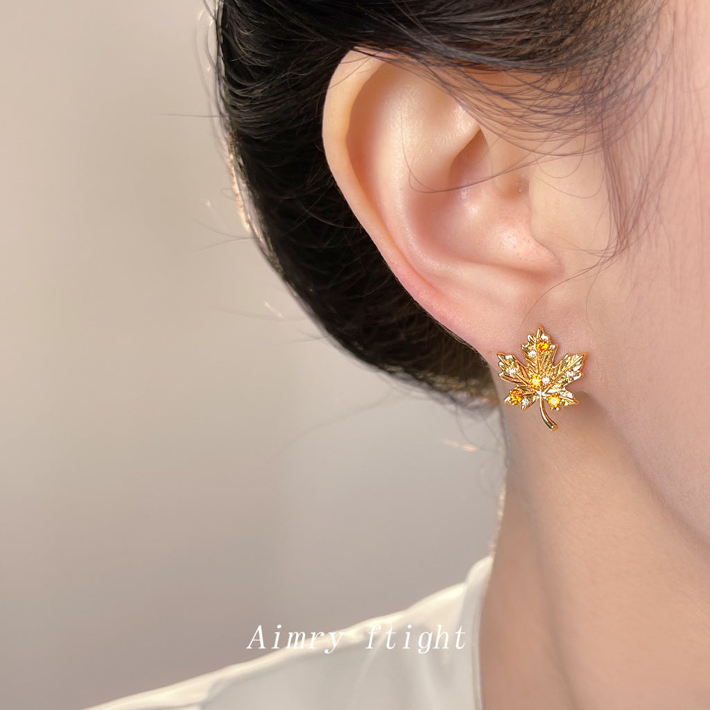 A廠【7161】原創楓葉設計師款微鑲鋯石925銀針秋冬款時尚高級感新款耳飾耳環
 25.11-4