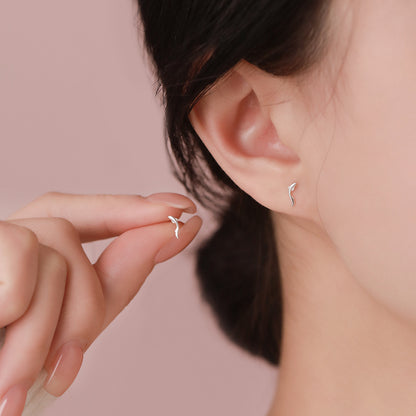 D廠【YC4234E】足銀S999錦鯉耳環輕奢設計感新款精緻小巧好運上岸養耳洞耳飾
 26.01-2