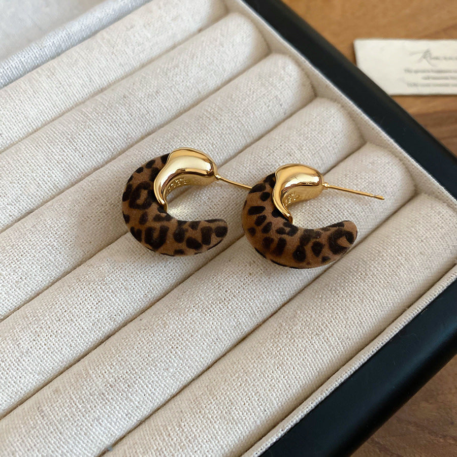 A廠【WE5019】18K真金電鍍925銀針植絨C型耳環耳墜小眾設計感耳環秋冬新款通勤耳飾
 25.10-5