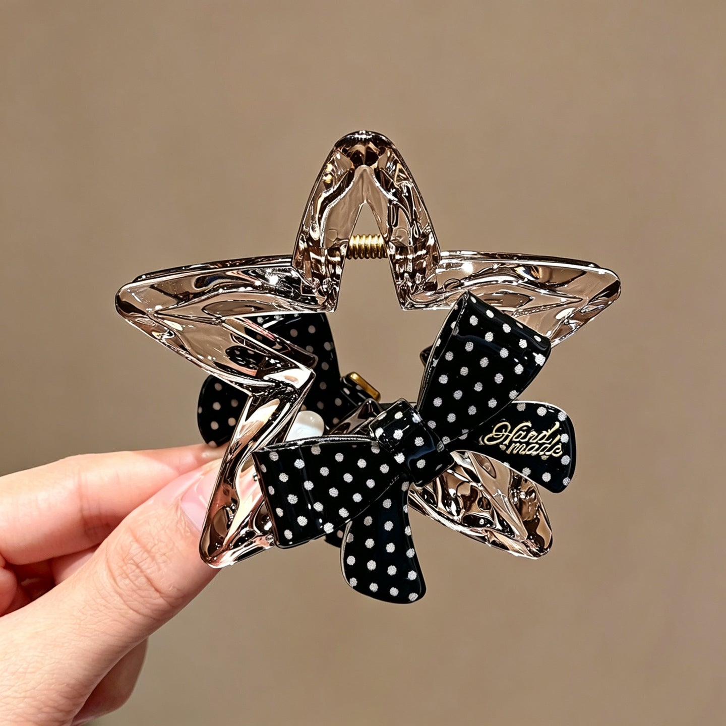 C廠【X594】波點蝴蝶結星星抓夾女新款高級感鯊魚夾高馬尾髮夾後腦勺盤頭飾
 26.07-4「C廠-單筆結帳需滿，NT$500出貨(不含運費)」