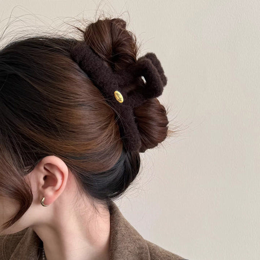 C廠【Y1075】秋冬毛絨金標抓夾女2026新款高級感後腦勺髮夾氣質盤髮鯊魚夾髮飾
 26.01-2