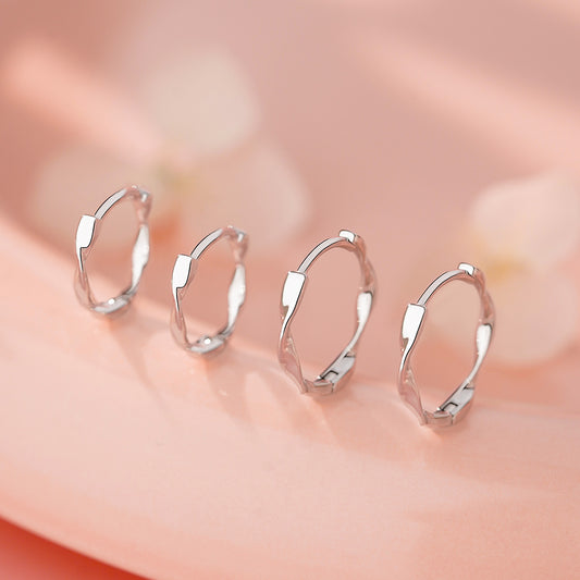 D廠【YC9437E】足銀S999簡約百搭麻花耳扣女小眾設計感輕奢高級感新款耳環
 25.11-4