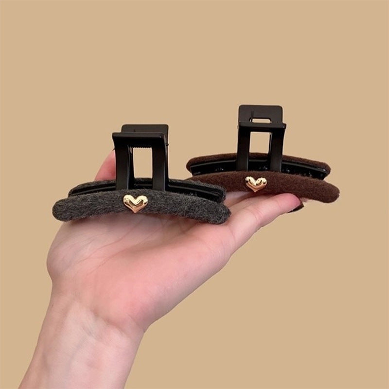 C廠【Y877】韓國秋冬氣質毛呢抓夾女金屬愛心髮夾百搭高級感後腦勺盤髮鯊魚夾
 25.12-2「C廠-單筆結帳需滿，NT$500出貨(不含運費)」
