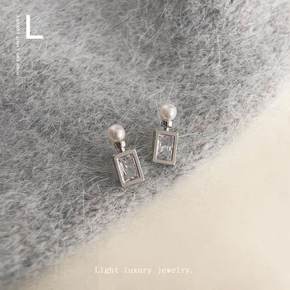 A廠【B579】香水瓶優雅珍珠迷你耳環法式簡約設計感微鑲鋯石幾何高級感耳飾品 25.01-2