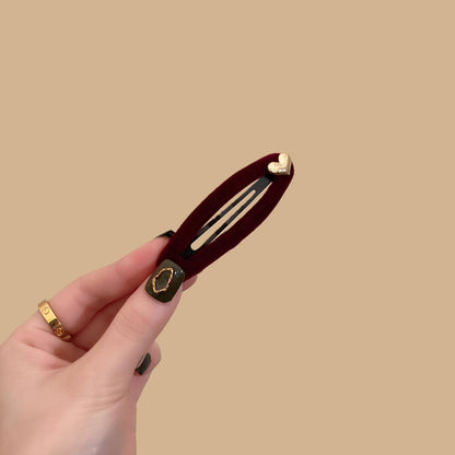 C廠【Y983】新年款復古絲絨紅色鏤空BB夾女氛圍感前額瀏海碎髮夾邊夾側邊夾子
 25.12-4「C廠-單筆結帳需滿，NT$500出貨(不含運費)」