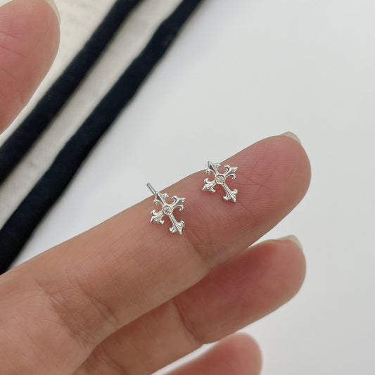 F廠【XDQ10910E】小眾設計S999純銀十字架耳環女簡約高級感鳶尾花迷你日常耳飾
 25.11-2