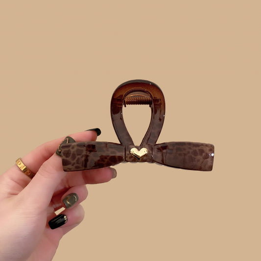 C廠【X44】高端小金標愛心豹紋蝴蝶結抓夾女中號後腦勺鯊魚夾子氣質髮夾頭飾
 26.03-4