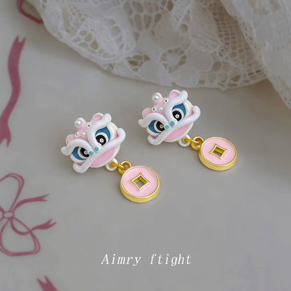 A廠【7343】個性小眾醒獅送財粉色滴釉清新甜美舞獅耳飾女可愛甜美耳環
 26.01-2