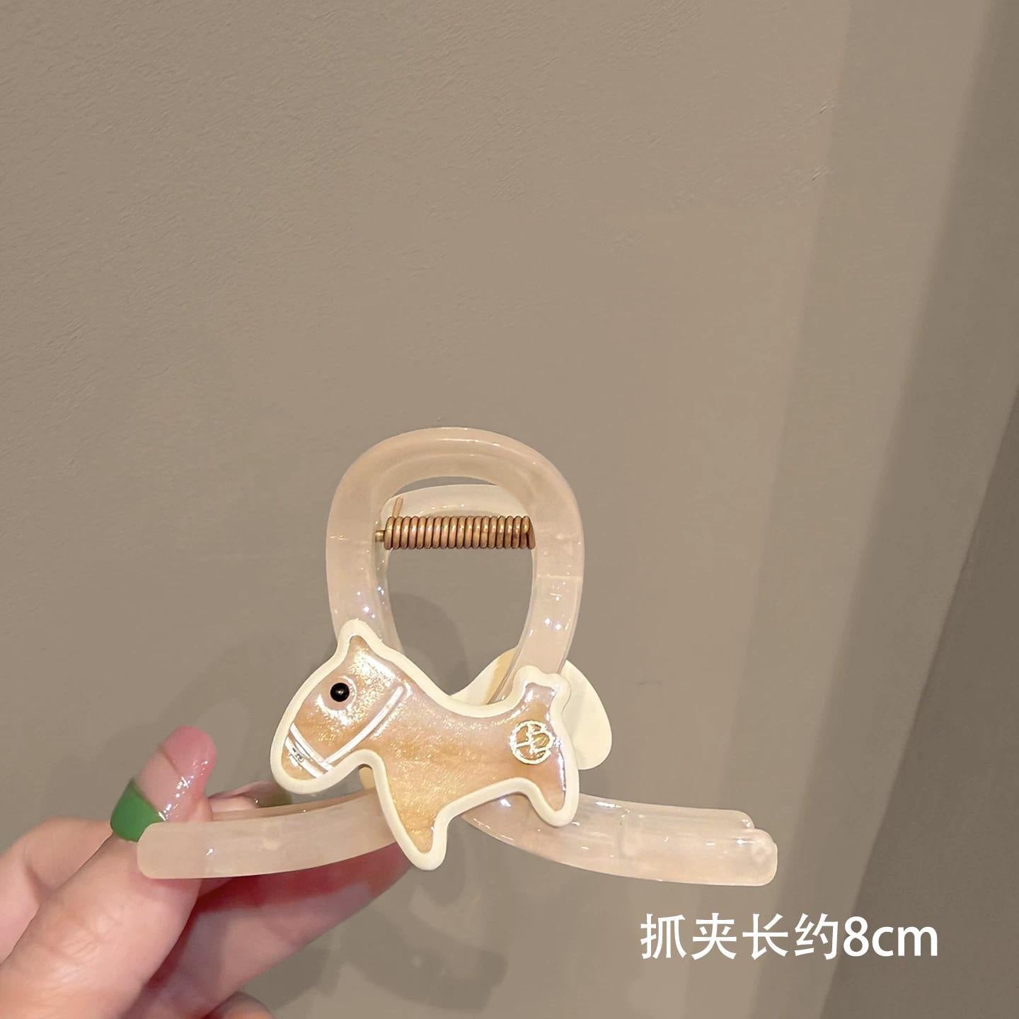 C廠【X347】韓版卡通小馬抓夾女高級感髮夾中號半扎後腦勺鯊魚夾盤髮飾髮量少
 26.06-1「C廠-單筆結帳需滿，NT$500出貨(不含運費)」