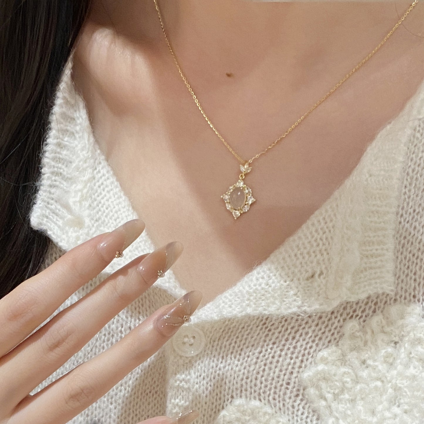 F廠【XDQ0076N】輕奢精緻蛋形白玉髓項鍊S925純銀秋冬高級感閃鋯鎖骨鍊女
 25.11-1