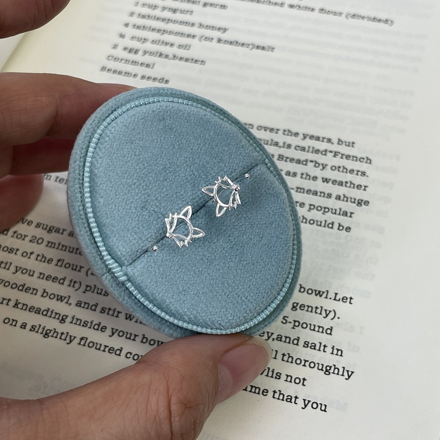 F廠【XDQ10925E】小眾設計S999純銀鏤空狐狸耳鉤女簡約氣質彎鉤耳環個性耳飾品
 25.11-2