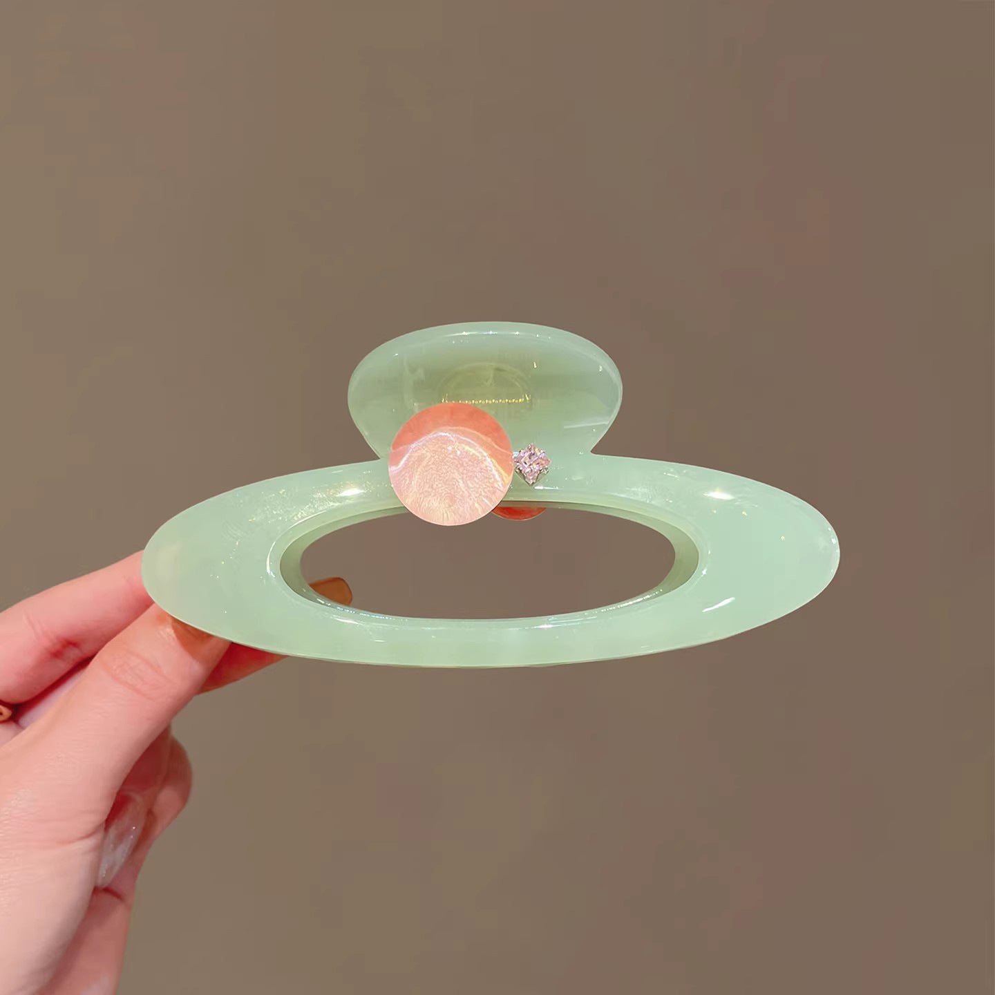 C廠【X5】高品質透綠鏤空橢圓抓夾冰透圓珠盤髮夾新款氣質後腦勺鯊魚夾髮飾
 26.03-2