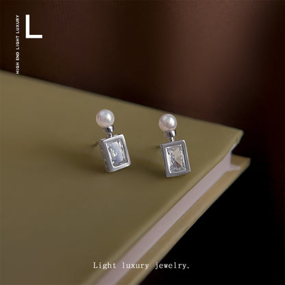 A廠【B579】香水瓶優雅珍珠迷你耳環法式簡約設計感微鑲鋯石幾何高級感耳飾品 25.01-2