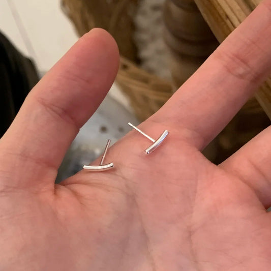 E廠【XDQ11697E】S925純銀韓系簡約光面彎管微笑耳環女精緻小巧個性百搭耳飾品
 26.01-4