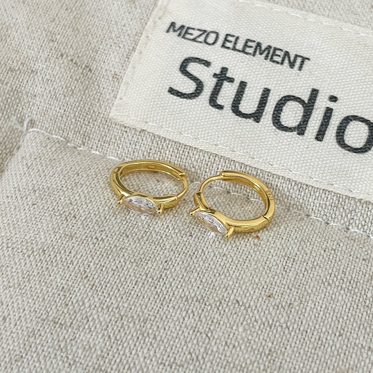 E廠【XDQ10541E】小眾設計馬眼閃鑽耳扣S925純銀精緻優雅鑲鋯石時尚耳環耳環女
 26.01-1